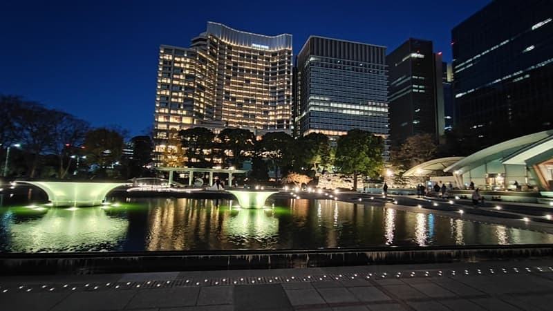 和田倉噴水公園（夜）の画像